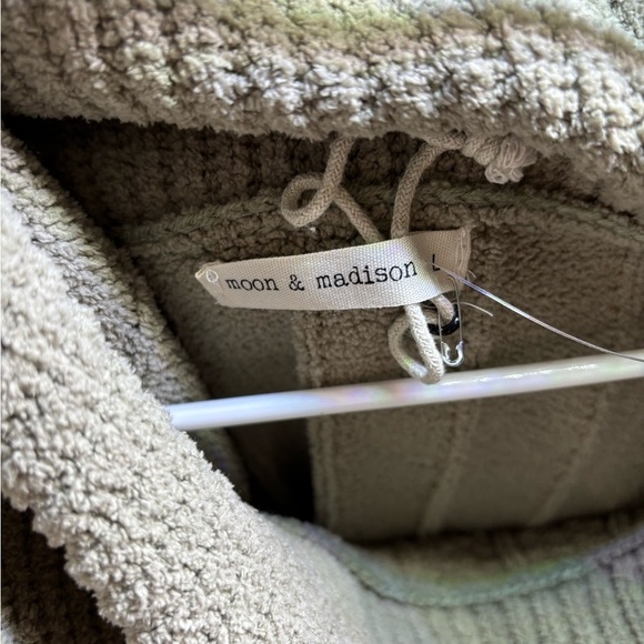 Cozy Cable Knit Sweater with cowl neck - Picture 4 of 5